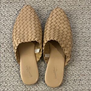 Universal Thrad Woven Pointed-Toe Mule - Tan